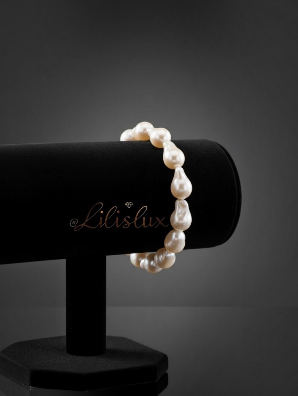 Baroque Faux Pearl Bracelet Lightweight Adjustable Lobster Claw Clasp Lovely New
